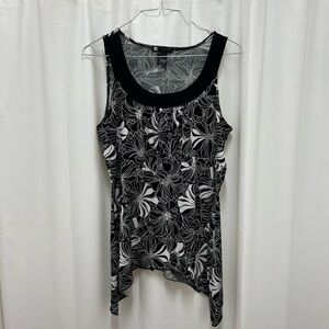 NWOT Black and White Floral Tank Top Blouse